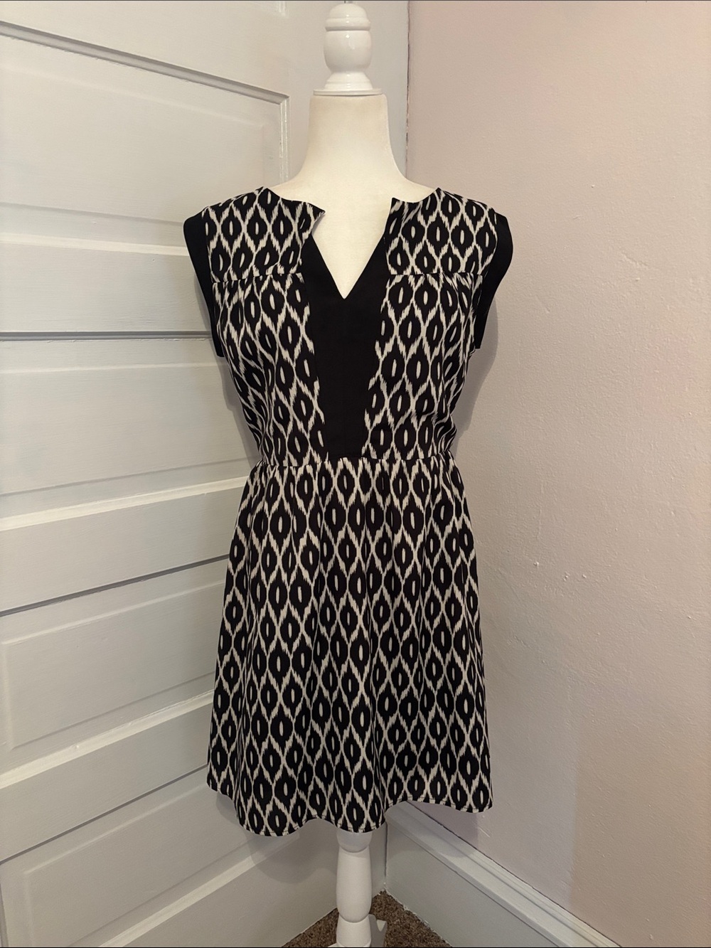 Annabella Black & White Sleeveless Patterned Mini Dress